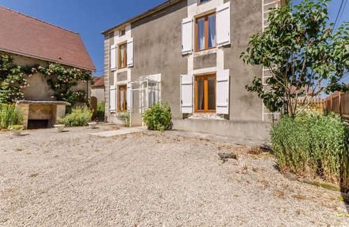 Pargues House | Les Pinsons - Pargues