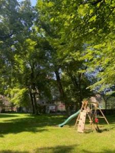Montfaucon-en-Velay Hotel | Les Platanes