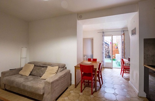 Villemur-sur-Tarn Apartment | Les Platanes - One Bedroom Apartment, Sleeps 4