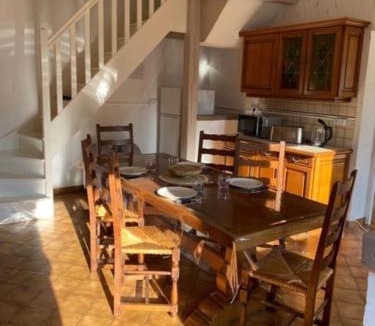 Lancheres House | Les Poissons Rouges