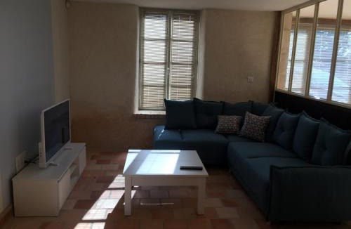 Benet Apartment | Les portes du marais