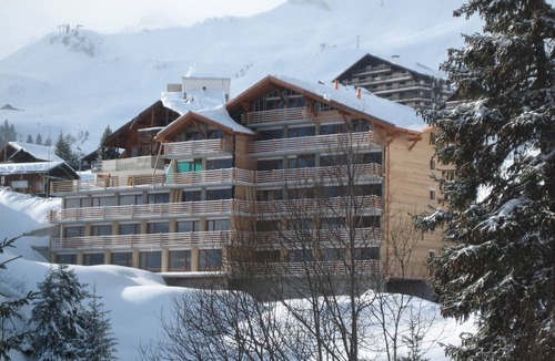 Val d'Illiez Apartment | Les Portes du Soleil duplex apartment sleeps 9 ski-in ski-out