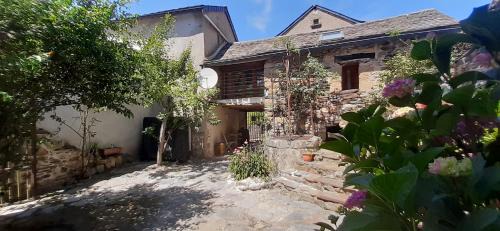 Fraissinet-de-Fourques House | Les pruniers