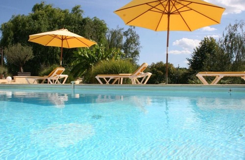 Montastruc Apartment | Les Pruniers 4* rated gites set within our own plum orchards with heated pool