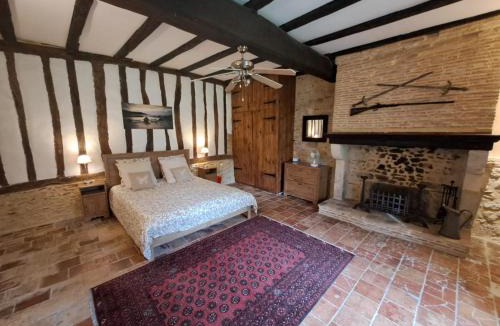 Le Fleix House | Les Quatre Chenes