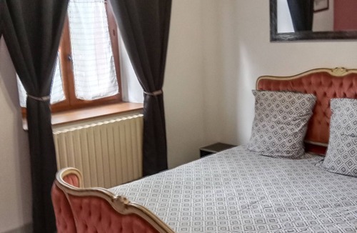 Aydat Bed & Breakfast | Les randonneurs room