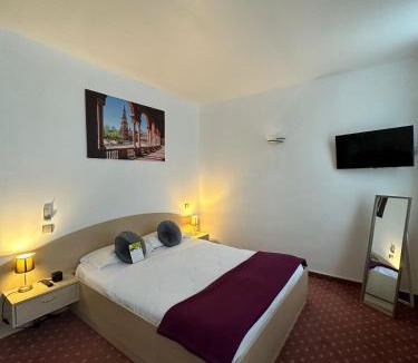 Givet Hotel | Les Reflets Jaunes