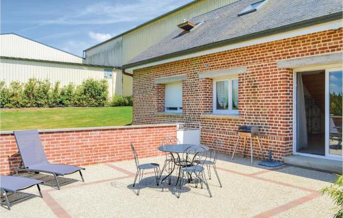 Roisel House | Les Renoncules Des Champs