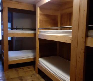 Nans-sous-Sainte-Anne Hotel | LES REPAIRES