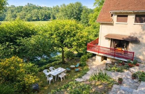 Courcay House | Les rives enchantées