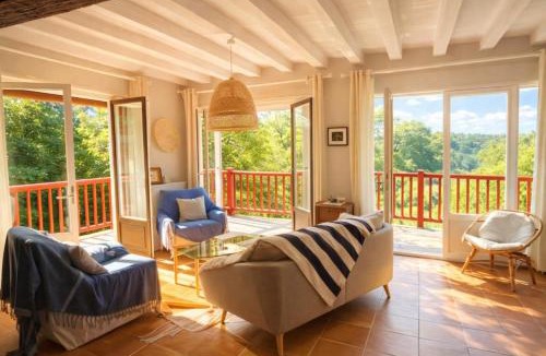 Courcay House | Les rives enchantées