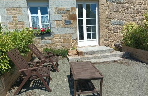 La Foret-Auvray House | LES ROCAILLES