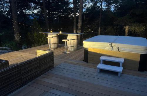 Valderoure House | Les rocailles