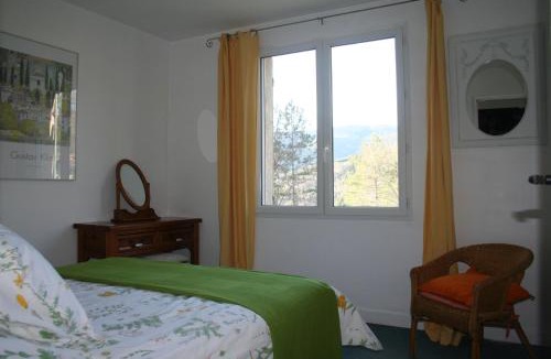 Saint-Etienne-de-Gourgas Apartment | Les Rochers