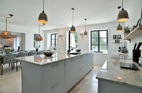 Roz-sur-Couesnon Villa | Les Roches Bleues - Climatisée avec piscine et jacuzzi