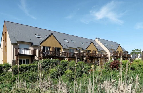Saint-Briac-sur-Mer Apartment | Les Roches Douvres 24 by Interhome