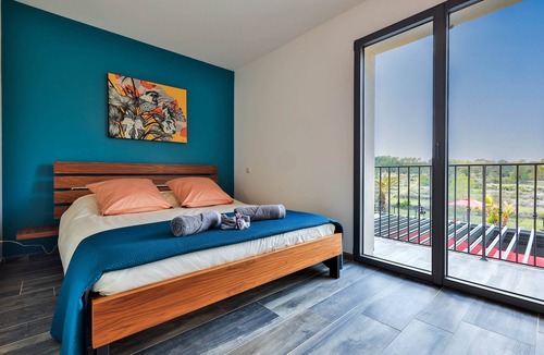 Saint-Paul-en-Foret Bed & Breakfast | Les Roches de Baudisset