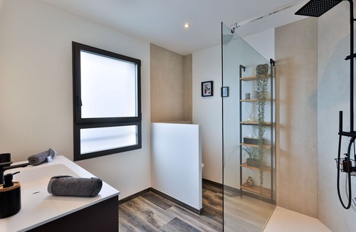 Saint-Paul-en-Foret Bed & Breakfast | Les Roches de Baudisset