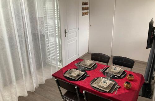 Corme-Royal House | LES ROCHES gîte