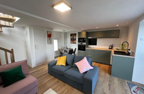 Reterre House | LES RONCES