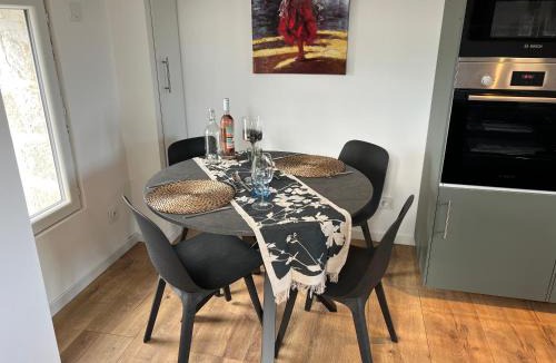 Reterre House | LES RONCES