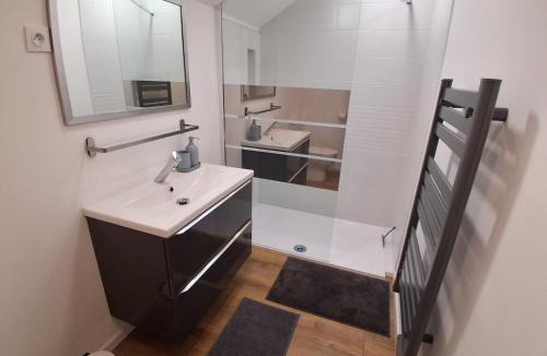 Reterre House | LES RONCES