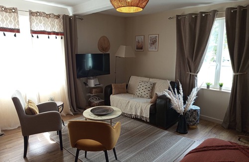 Neville House | "Les Roses d'Antan": La Rose ancienne, Family gite