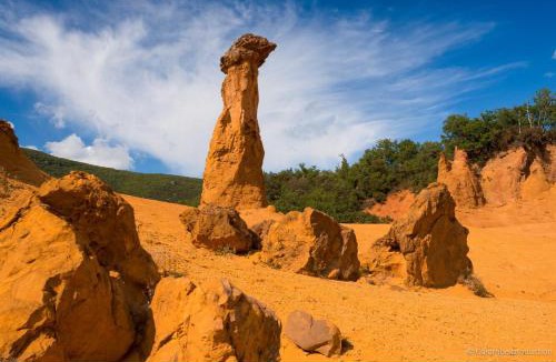 Le Chaffaut-Saint-Jurson Apartment | Les rosiers