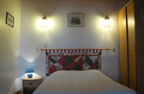 Le Chaffaut-Saint-Jurson Apartment | Les rosiers