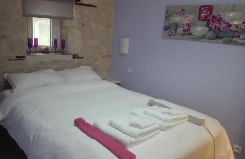 Chaunay House | Les Rosiers