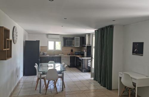 Lapalud House | Les Rosiers