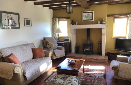 Saint-Jeanvrin House | Les Rossignols