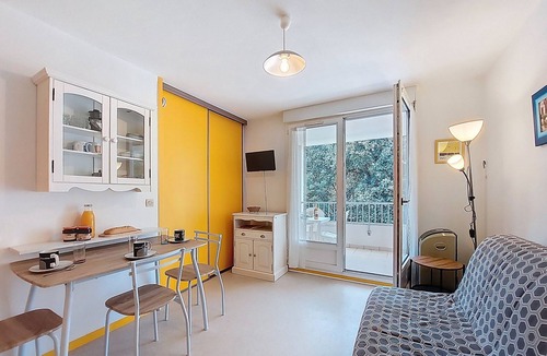 Saint-Palais-sur-Mer Apartment | Les Sables d'Or by Interhome