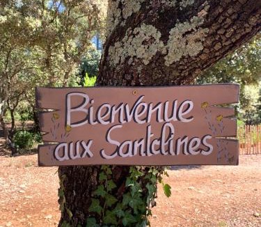 Aigaliers Apartment | LES SANTOLINES - Studio à la campagne