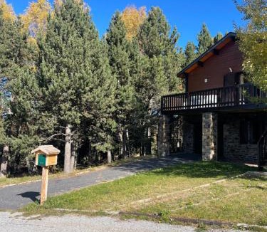 Eyne 2600 Ski Chalet | Les sapins