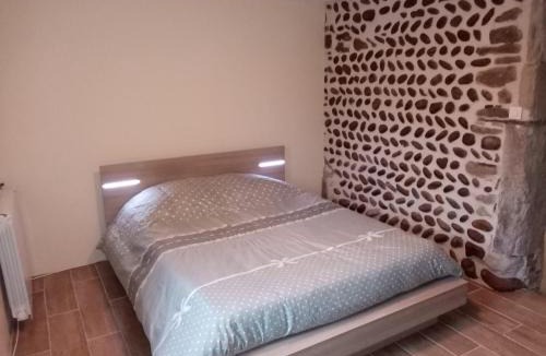 Saint-Bonnet-de-Valclerieux Apartment | Les Sentiers Drômois