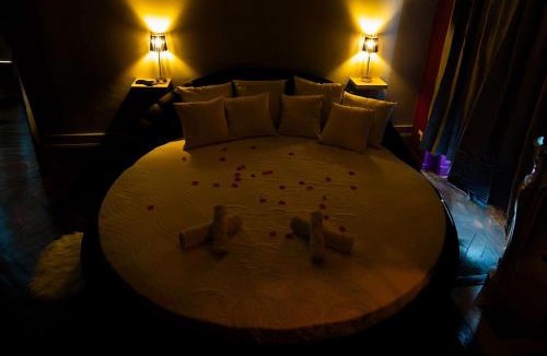 Pleine-Fougeres Apartment | Les Secrets du Mont - Love Room