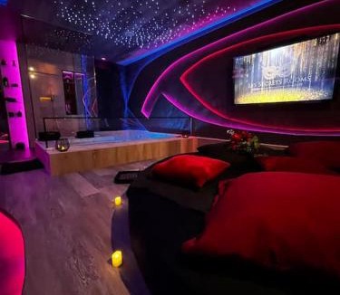 Rivesaltes Apartment | Les Secrets Rooms/Love Room