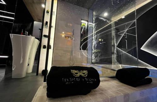 Rivesaltes Apartment | Les Secrets Rooms/Love Room