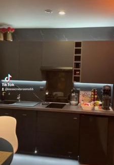 Rivesaltes Apartment | LES SECRETS ROOMS, LOVE ROOM DE LUXE AVEC JACUZZI