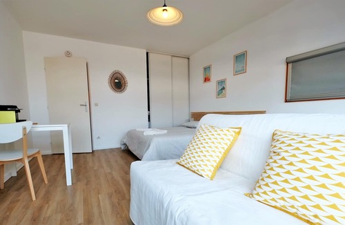 Lille Apartment | Les Studiantes - 32 sqm city centre train/metro