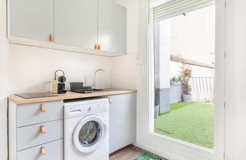 4th Arrondissement Apartment | Les Studios Blancarde Terrasse Parking Clim Métro