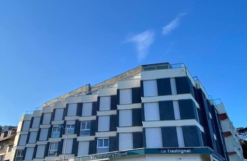 Perros-Guirec Apartment | Les Studios de la Côte Roz - Vue Mer - Rivage