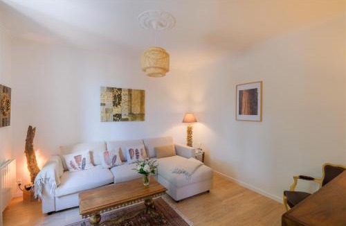 Pessac House | Les Suites d'Aliénor-Suite Acanthe