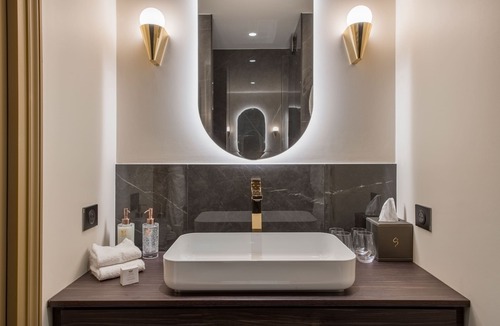 Saint-Rambert Hotel | Les Suites de l'Île Barbe