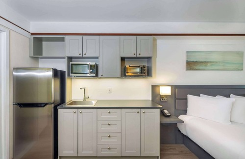 Trois-Rivieres Ouest Hotel | Les Suites de Laviolette, an Ascend Collection Hotel