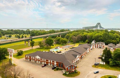 Trois-Rivieres Ouest Hotel | Les Suites de Laviolette, an Ascend Collection Hotel