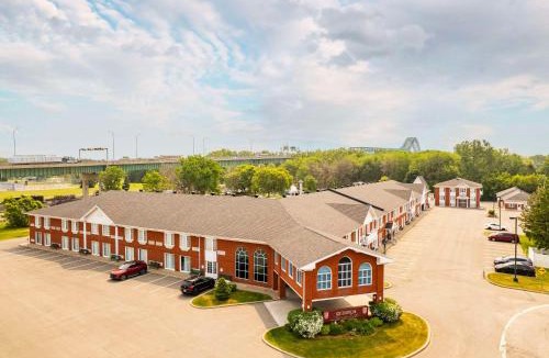 Trois-Rivieres Ouest Hotel | Les Suites de Laviolette, an Ascend Collection Hotel