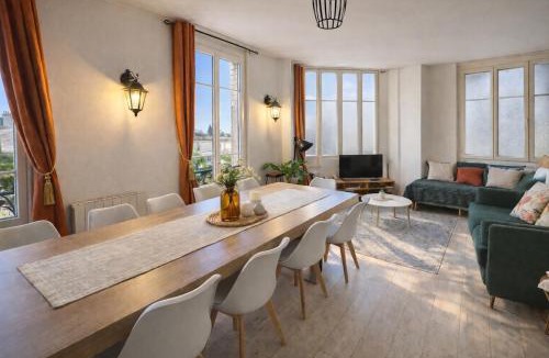 Aulnay-sous-Bois Apartment | Les Suites du Quai - 11 pers - Face Gare Aulnay
