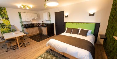 Le Cateau-Cambresis Apartment | Les Suites Fénelon